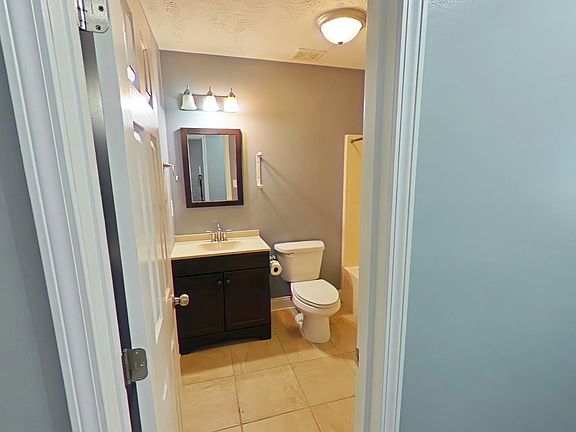 3rd image of 1644 Veanna Dr