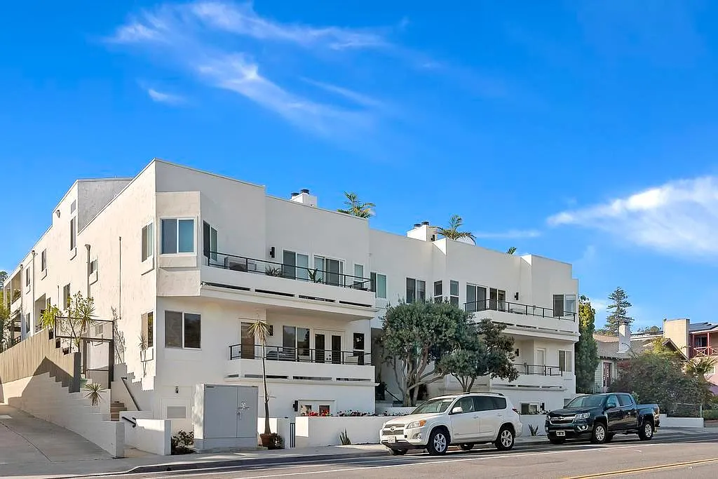 422 Rosecrans St — Photo 1