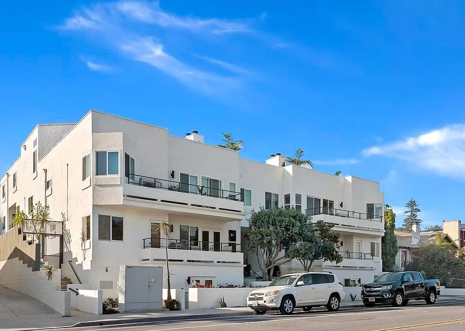 422 Rosecrans St #3