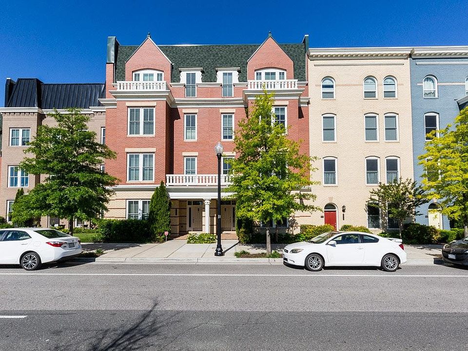 1st image of 2208 Potomac Ave Unit 101