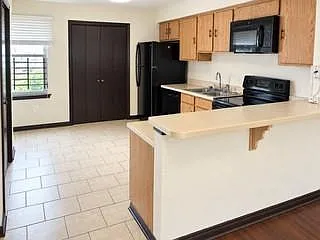2 bed, 2.0 bath, 1300 sqft, $1,475 — Photo 2