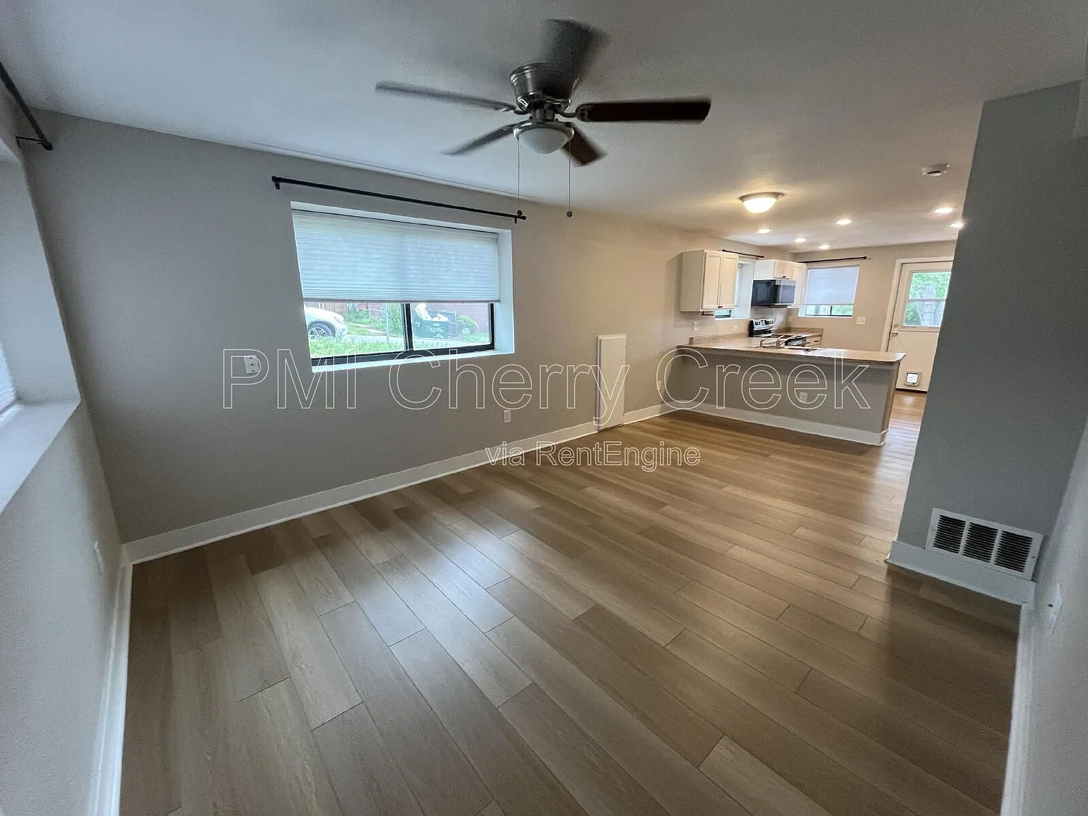 2 bed, 1.0 bath, 828 sqft, $1,495 — Photo 2