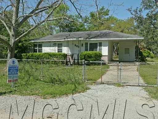 2nd image of 2233 5th Ave