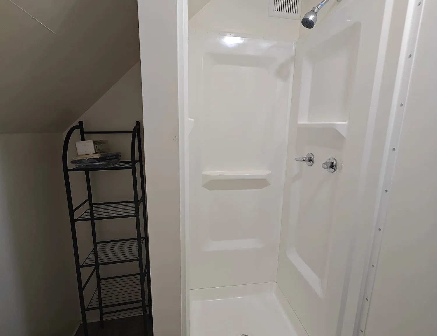 604 Lincoln St — Photo 1