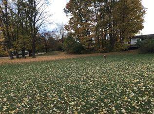 1040 Sir Knight Rd, Plainwell, MI 49080