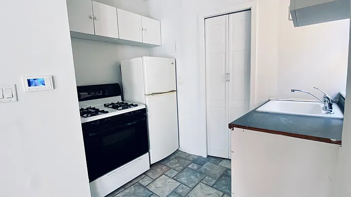 Rented by Compass | media 16