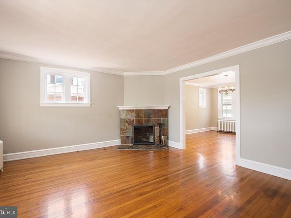 2nd image of 2203 W 16th St