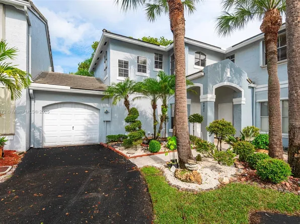4821 Grapevine Way, Davie, FL 33331