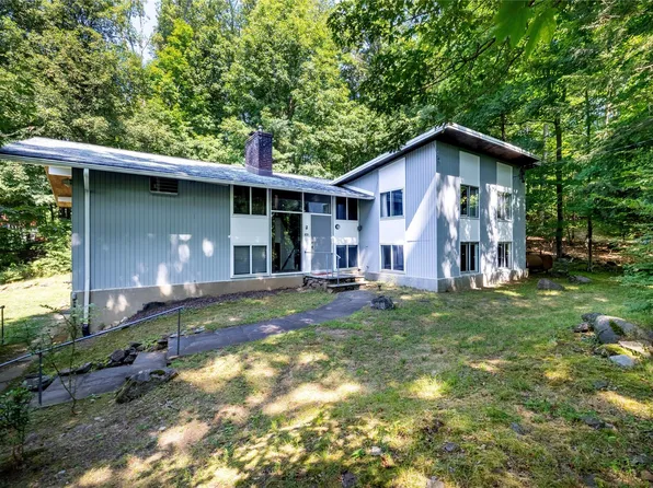 99 Mount Airy Road S, Croton-on-Hudson, NY 10520