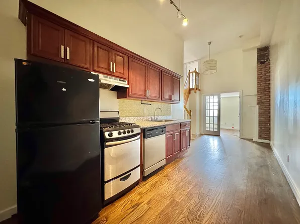 295 Maujer St APT 3L, Brooklyn, NY 11206
