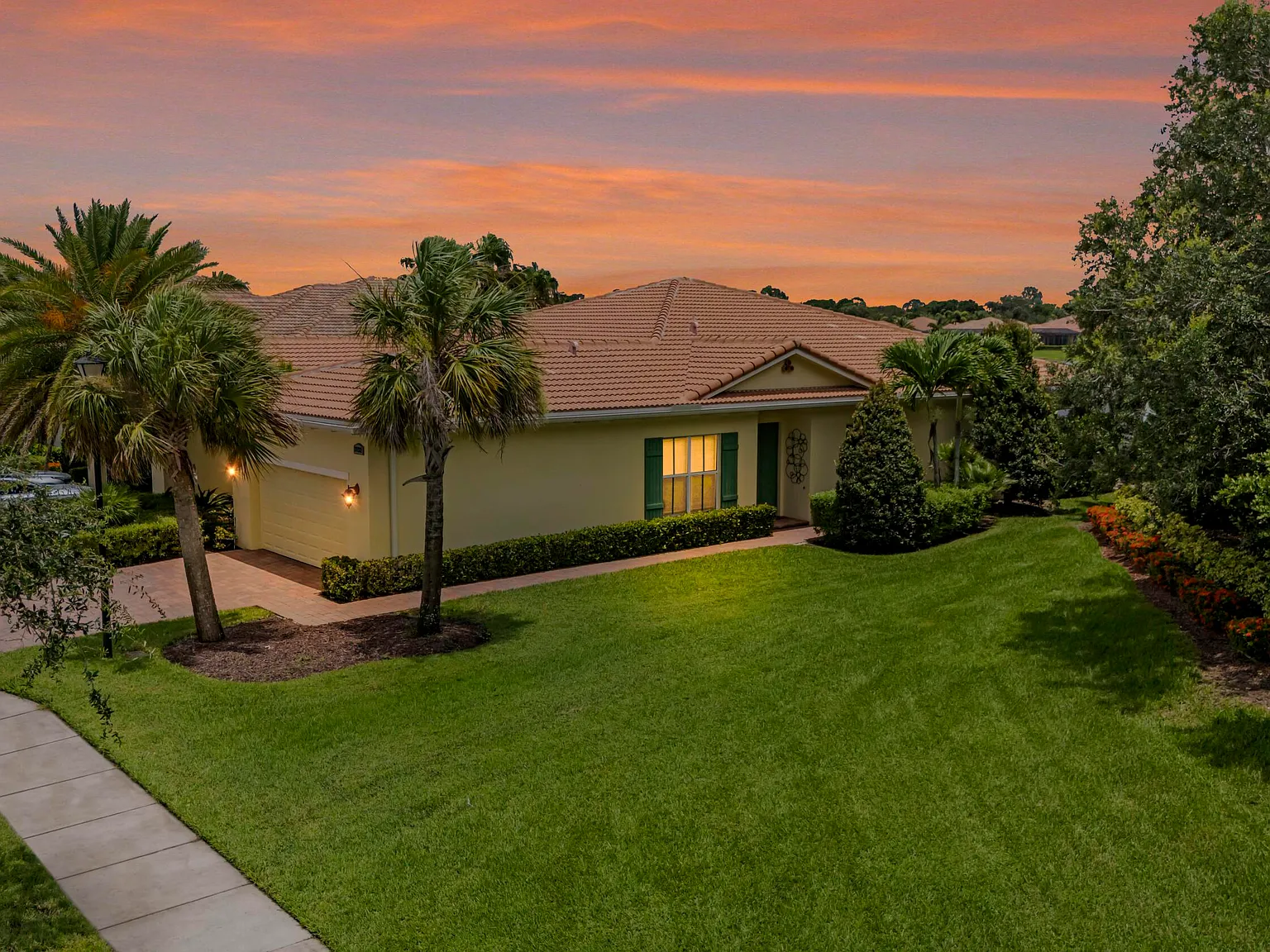 3 bed, 2.0 bath, 1620 sqft, $3,750 — Photo 4