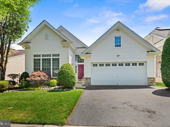 19 Galileo Dr, Cranbury, NJ 08512