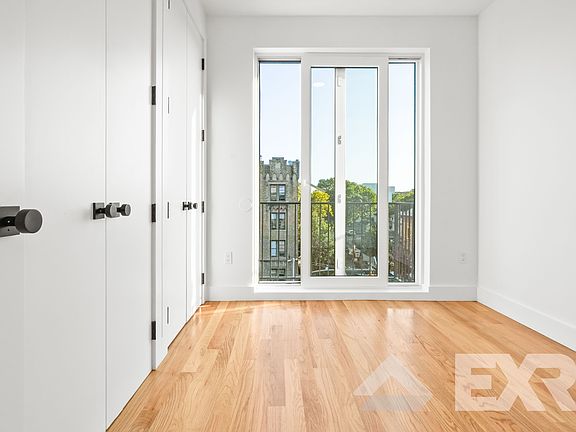 4th image of 271 E 28th St #4A