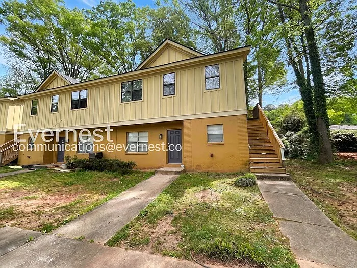 387 Annie St