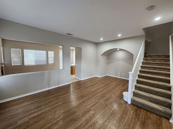 4th image of 11911 Miro Cir