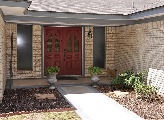 2nd image of 1711 Southgate Dr