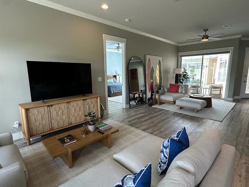 4523 Golf Villa Ct #1001