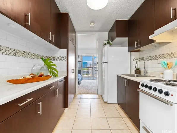 1516 Ward Ave APT 507, Honolulu, HI 96822