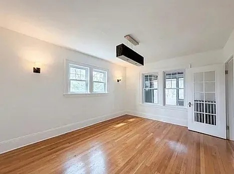 10 Perrot St #1 — Photo 9