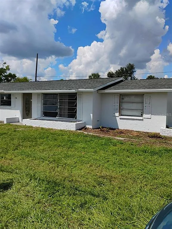 4 bed, 2.0 bath, 1040 sqft, $1,650 — Photo 1