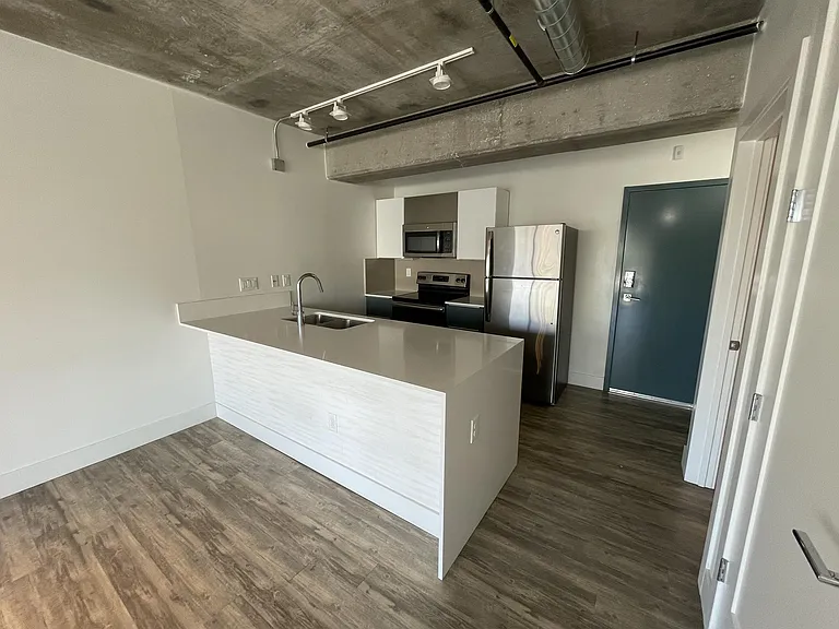 200 S Center St #311 — Photo 4
