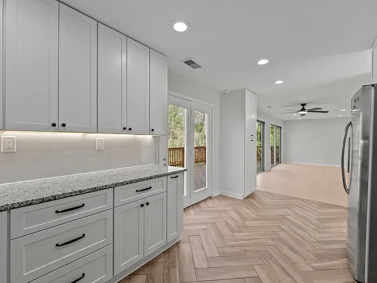 2852 Cedarest Rd — Photo 10