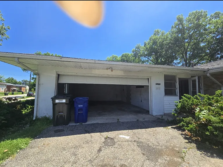 1565 Smith Rd — Photo 1