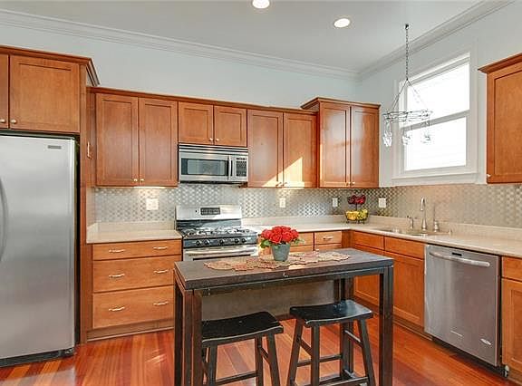 4th image of 2628 Chippewa St #2628