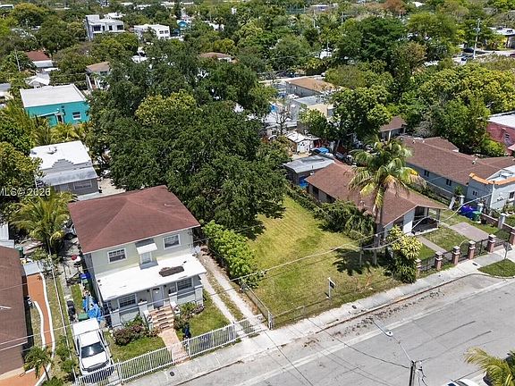 3rd image of 267 NW 31st St