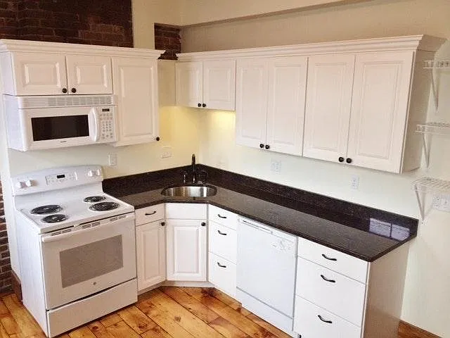 15 N Pleasant St #3S