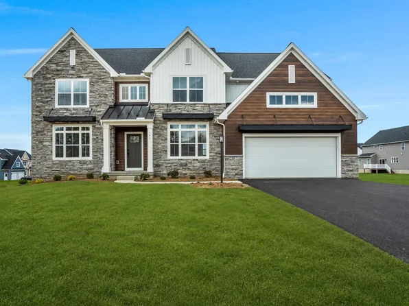 141 S Berkshire Dr, Carlisle, PA 17015