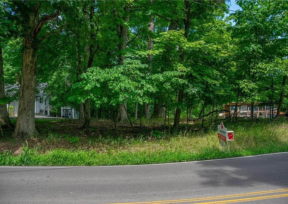 2nd image of 8181 Center Lake Rd
