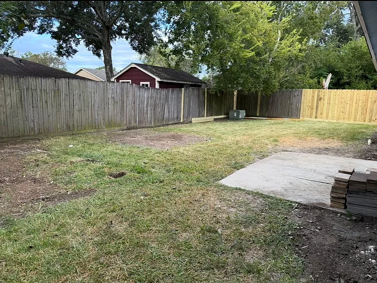 16814 Barcelona Dr — Photo 29