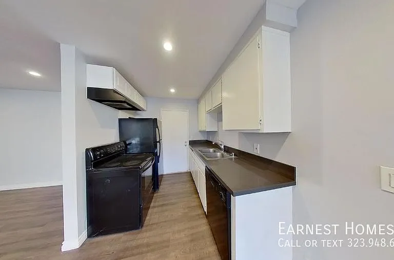 525 N Sycamore Ave #321 — Photo 7