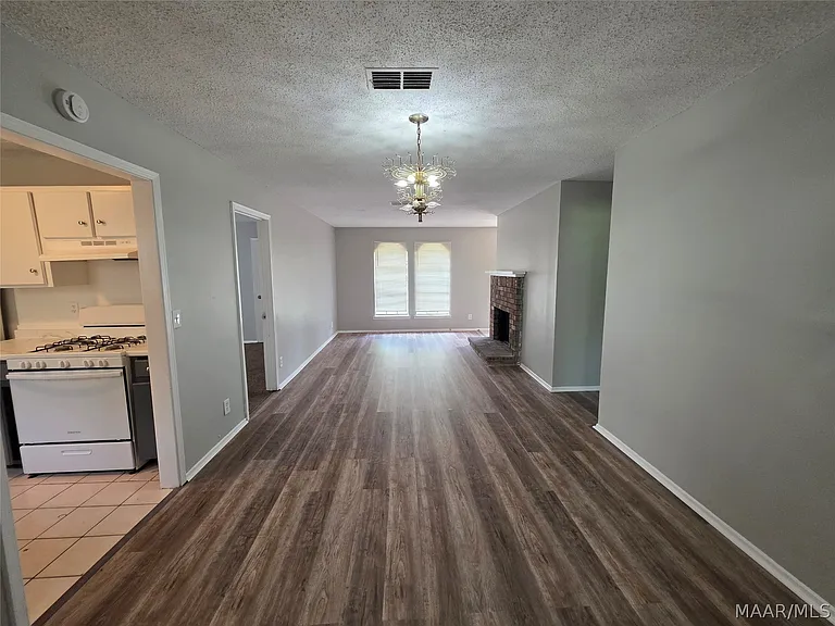 6105 Jennifer Ln — Photo 18