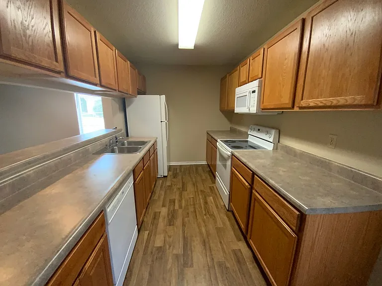1605 Steamboat Ln — Photo 18