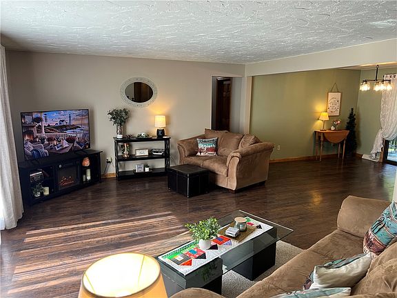 4th image of 133 Woodcrest Rd