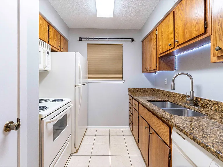 6903 Deatonhill Dr #28 — Photo 5