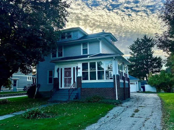 213 S College Ave, Fox Lake, WI 53933