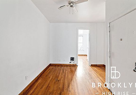 4th image of 1505 Gates Ave #2B
