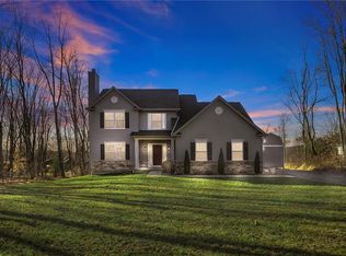 222 Horseshoe Dr, Freeport, PA 16229