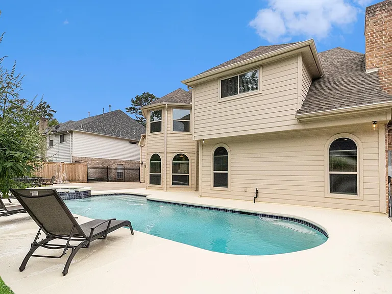 8007 Vintage Creek Dr — Photo 23