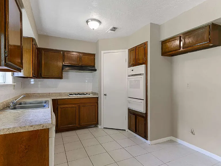 10427 Huntington Place Dr — Photo 14