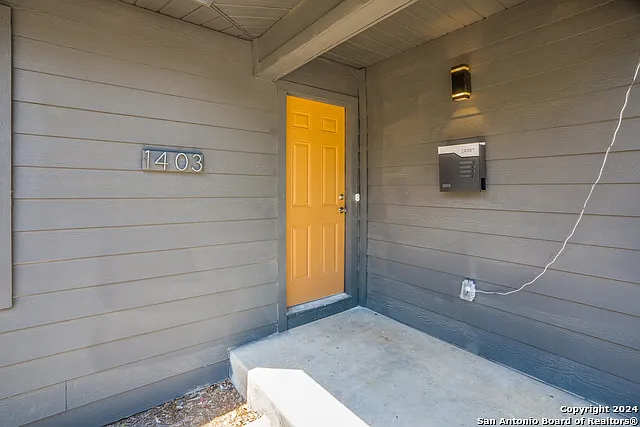 1403 N Ctr — Photo 4