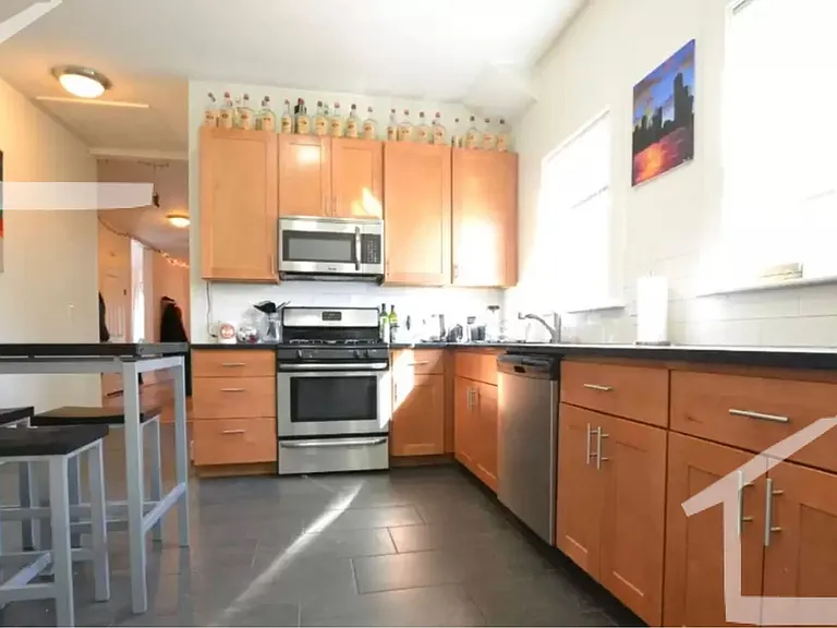 11 Wadsworth St #1E — Photo 9