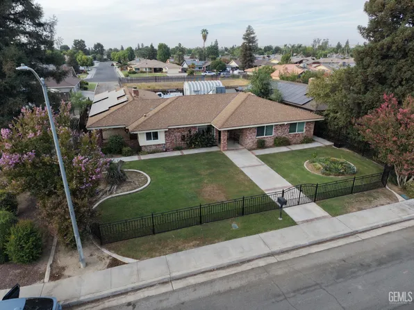 7412 Olive Dr, Bakersfield, CA 93308