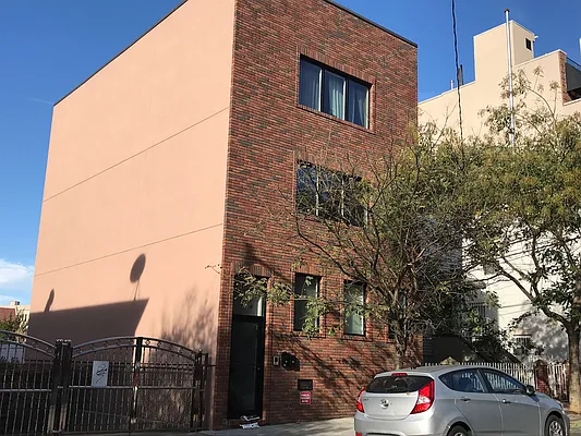 Rented by NY Space Finders Inc. | media 35