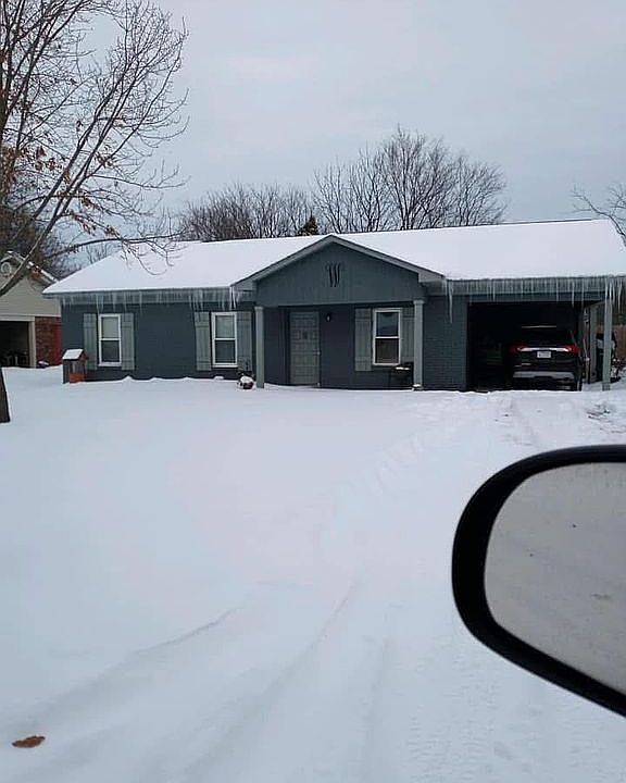 1st image of 401 N Dogwood Cv