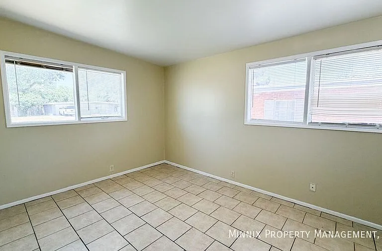 2725 62nd St — Photo 14