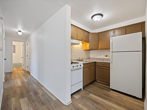 5th image of 1133 Bellwood Ave APT 1